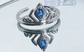 Retro Crown Ring for Women's Fashion Style